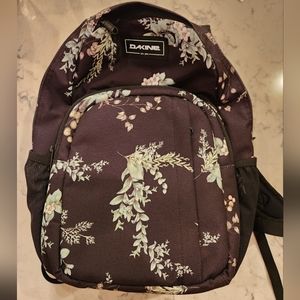 Dakine 18L backpack